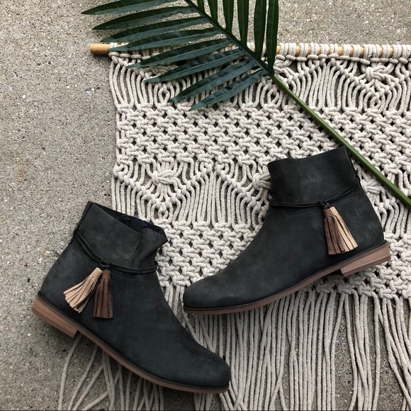 Lucky Brand Grey Ankle Boots Booties with Tassels Size